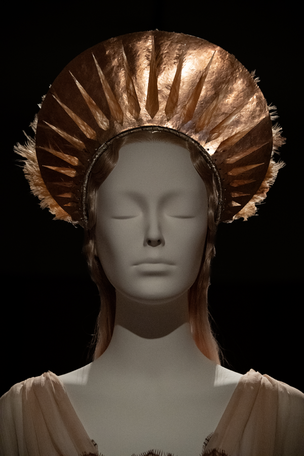 Fiberglass humanoids Cristian Mitrani Elysia gallery - The Muisca Gallery